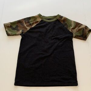 Wonder Nation Boys Large 10/12 Black Short Sleeve T-Shirt Camouflage Sleeves